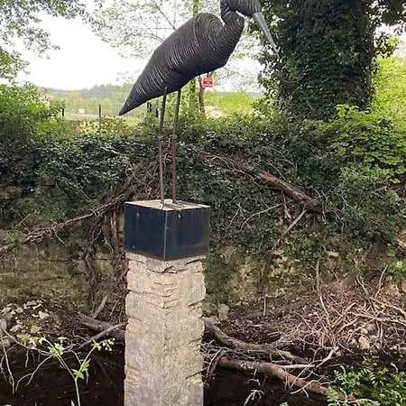 Au Pays De Gide Appart Feutre Dans Un Chateau Lussan  Exterior photo