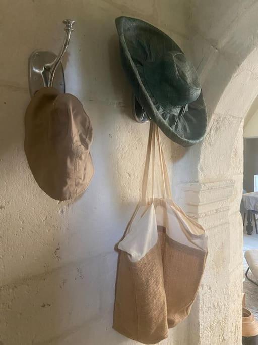 Au Pays De Gide Feutre Dans Un Chateau Apartment Lussan (Gard)