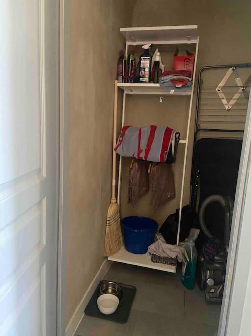 Au Pays De Gide Feutre Dans Un Chateau Apartamento Lussan (Gard)